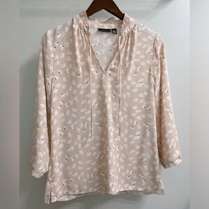 EUC - Halogen 3/4 Sleeve Floral Blouse Size Small